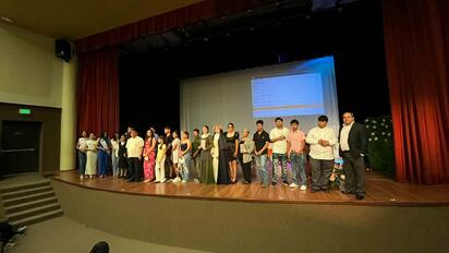 “Rosa del Cielo” cautiva al público en Múzquiz con éxito teatral