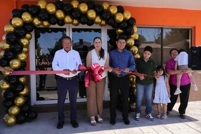 Alcalde inaugura 'Bistro Express Almuerzos y Tacos' en Nueva Rosita