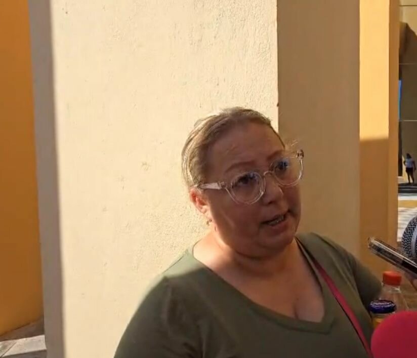 Riña: El personal de seguridad del lugar recurrió al uso de extintores para intentar dispersar a los jóvenes.