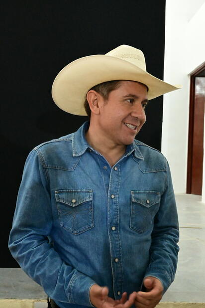 Alcalde de San Buenaventura se despide; agradece respaldo ciudadano