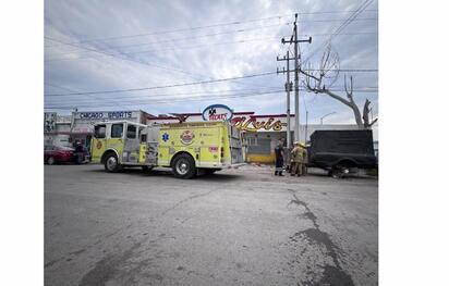 Incendio en carnicería de sabinas controlado por bomberos 