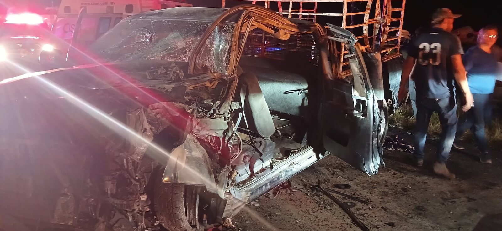 seguridad: Moviliza a cuerpos de seguridad y socorro