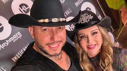Alicia Villarreal recibe romántico mensaje de su novio