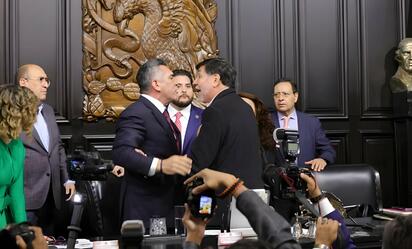 Alejandro Moreno y Fernández Noroña se enfrentan en el Senado