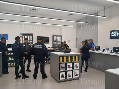 Robo de equipos Apple en I-Shop Paseo Monclova moviliza a la Policía 