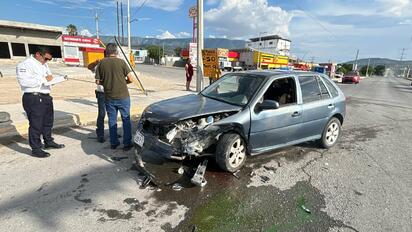 Mujer embarazada termina lesionada en accidente vial en Monclova