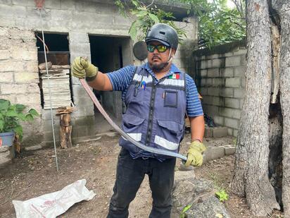 Rescatan víbora en la zona centro de Múzquiz