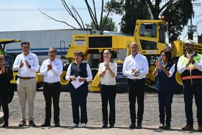 Sheinbaum promete carreteras federales “al cien” para 2026