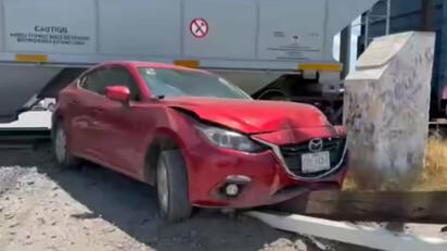 Tren y automóvil chocan en Sabinas; joven resulta lesionada leve