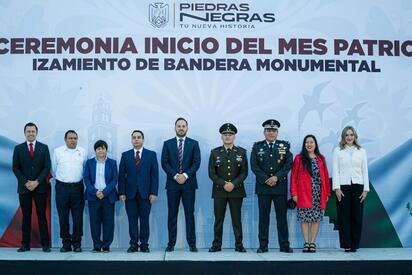 Comienzan los festejos patrios en Piedras Negras con izamiento de bandera