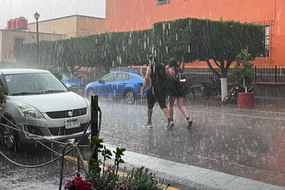 Depresión tropical Doce-E ocasionará lluvias y oleaje en el Pacífico