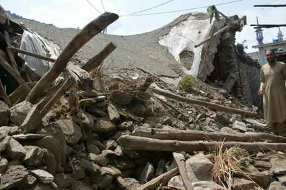 Sismo complica rescates en zonas devastadas de Afganistán