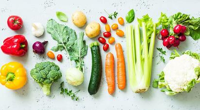 Cuál es la mejor forma de consumir verduras ¿Crudas o cocidas?