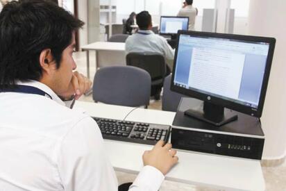 Jóvenes pueden obtener título oficial mediante evaluaciones