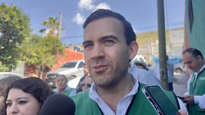 Concluirá en dos semanas entrega de útiles y uniformes en Coahuila