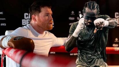 Entrenador de Terence Crawford advierte al Canelo Álvarez que 'sentirá el poder' de su pupilo