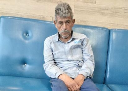 Adulto mayor recibe refugio en pizzería y buscan a su familia 