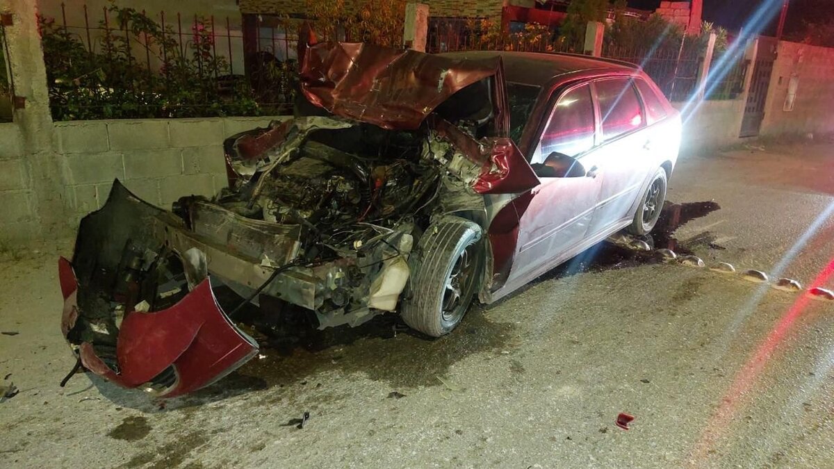 Accidente: la unidad señalada como responsable corresponde a un automóvil Chevrolet Malibú, color guindo, modelo 2006.