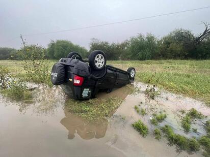 Conductores enfrentan riesgos en carretera debido a lluvias
