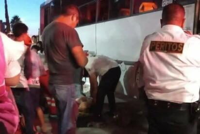 Hombre es arrollado por camión de ruta en Torreón