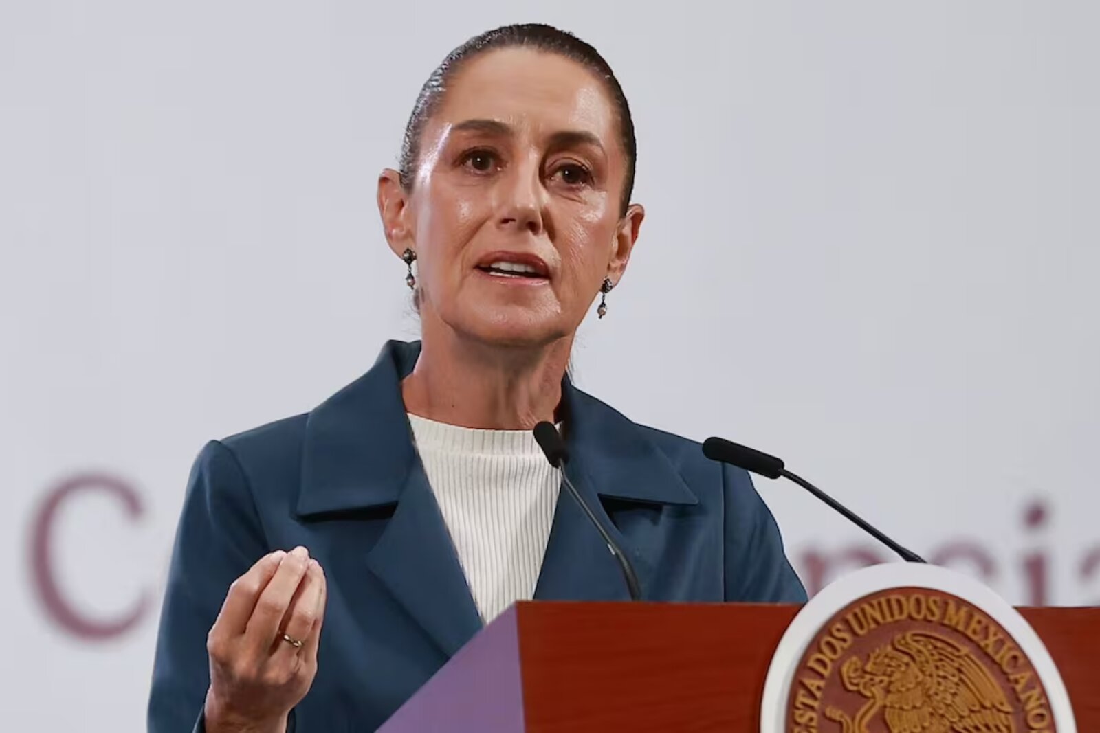 Sheinbaum resalta lección de igualdad al dar Grito de Independencia