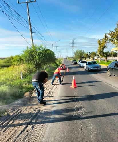 Realizan trabajos de señalización y limpieza en vialidades de Piedras Negras