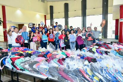 DIF Monclova recibe más de 400 mochilas para la niñez