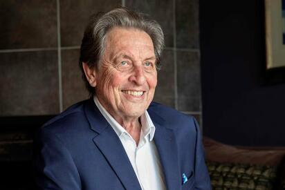 Padre de Elon Musk enfrenta denuncias por abuso sexual