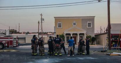 Voraz incendio del pasado fin de semana fue por un cargado de autos 