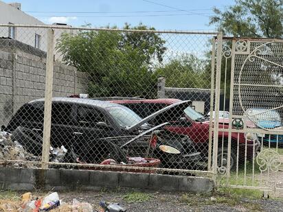 Denuncian a mecánico por abandono de taller y daños a vehículos en la colonia Guillén