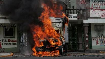 Protesta por Ayotzinapa deriva en violencia en Campo Militar