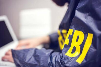 FBI despide a agentes que se arrodillaron en protestas