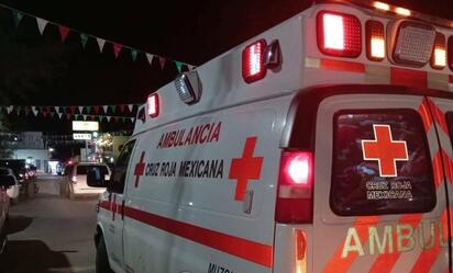 Dos motociclistas resultan heridos en accidente vial en Múzquiz