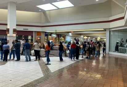 Turistas forman largas filas en Eagle Pass ante incremento de tarifas de permisos de CBP