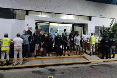 Semar y autoridades rescatan 16 migrantes en Mapastepec