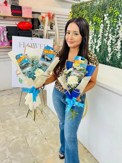 Florería en Sabinas innova con arreglos de flores para hombres