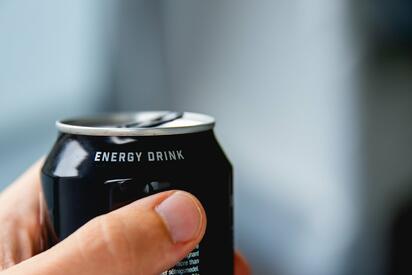 Diputados aprueban prohibir venta de bebidas energéticas a menores