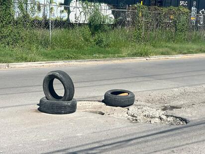 Ciudadanos exigen reparación urgente de vialidad en Ramón Bravo