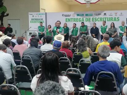 Entregan más de 480 escrituras en la Región Centro-Desierto; proyectan superar 3,000 en 2025