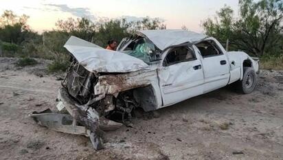 Investigan volcadura de camioneta en la carretera 57, tramo Nava–Piedras Negras