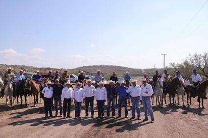 El Ejido Nueva Rosita celebra su 87 aniversario con tradicional cabalgata
