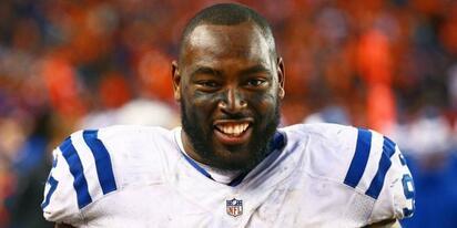 Muere Arthur Jones, ex liniero de Ravens, a los 39 años