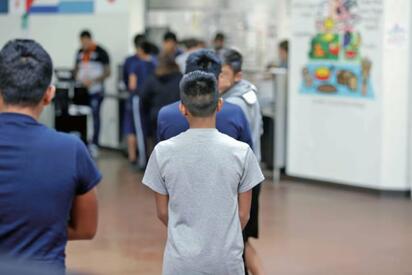 ICE propone pago a menores para volver a sus países