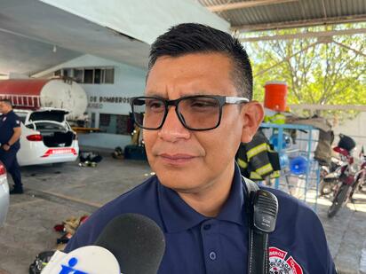 Bomberos de Monclova refuerzan su preparación con curso de extracción vehicular