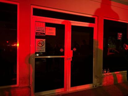 Clausuran “Mr. Clamatos” tras permitir ingreso de menores y agresión