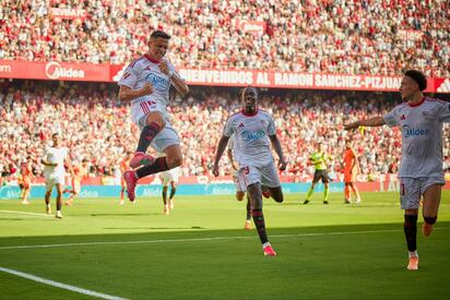 Sevilla humilla 4-1 al Barcelona tras error de Lewandowski