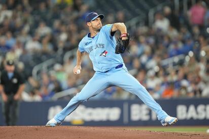 ¡Strike 2! Blue Jays apalea a Yankees 13-7 y se pone a un juego de la Serie de Campeonato