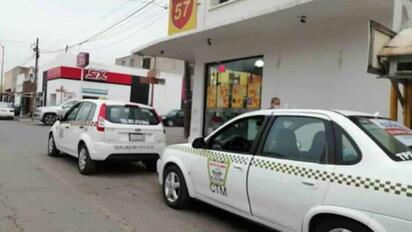 Taxistas en Sabinas acuerdan tarifas fijas y fortalecen seguridad en el servicio