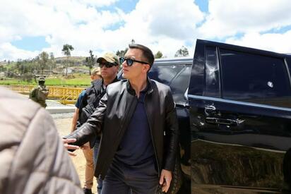 Atacan a balazos caravana presidencial de Daniel Noboa en Ecuador