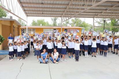 DIF San Juan de Sabinas entrega mochilas y útiles escolares rurales